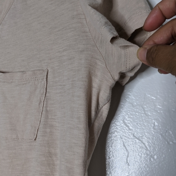 Madewell Whisper Cotton V Neck Pocket Tee - Picture 5 of 9